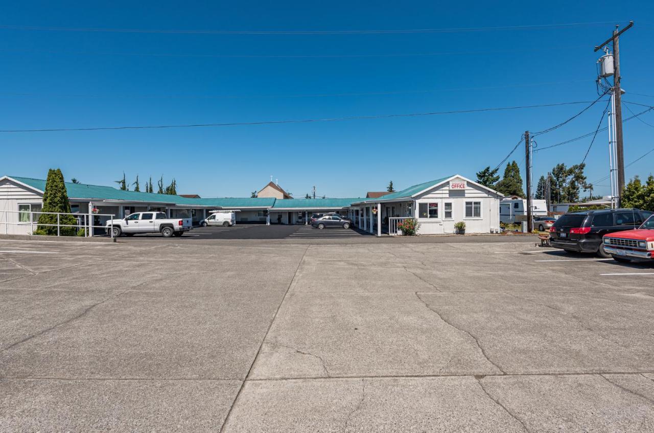 Sundowner Motel スクイム エクステリア 写真